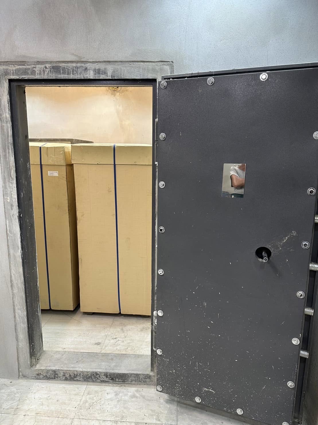 รับออกแบบและก่อสร้างห้องมั่นคง (Strong Room / Vault Room)
