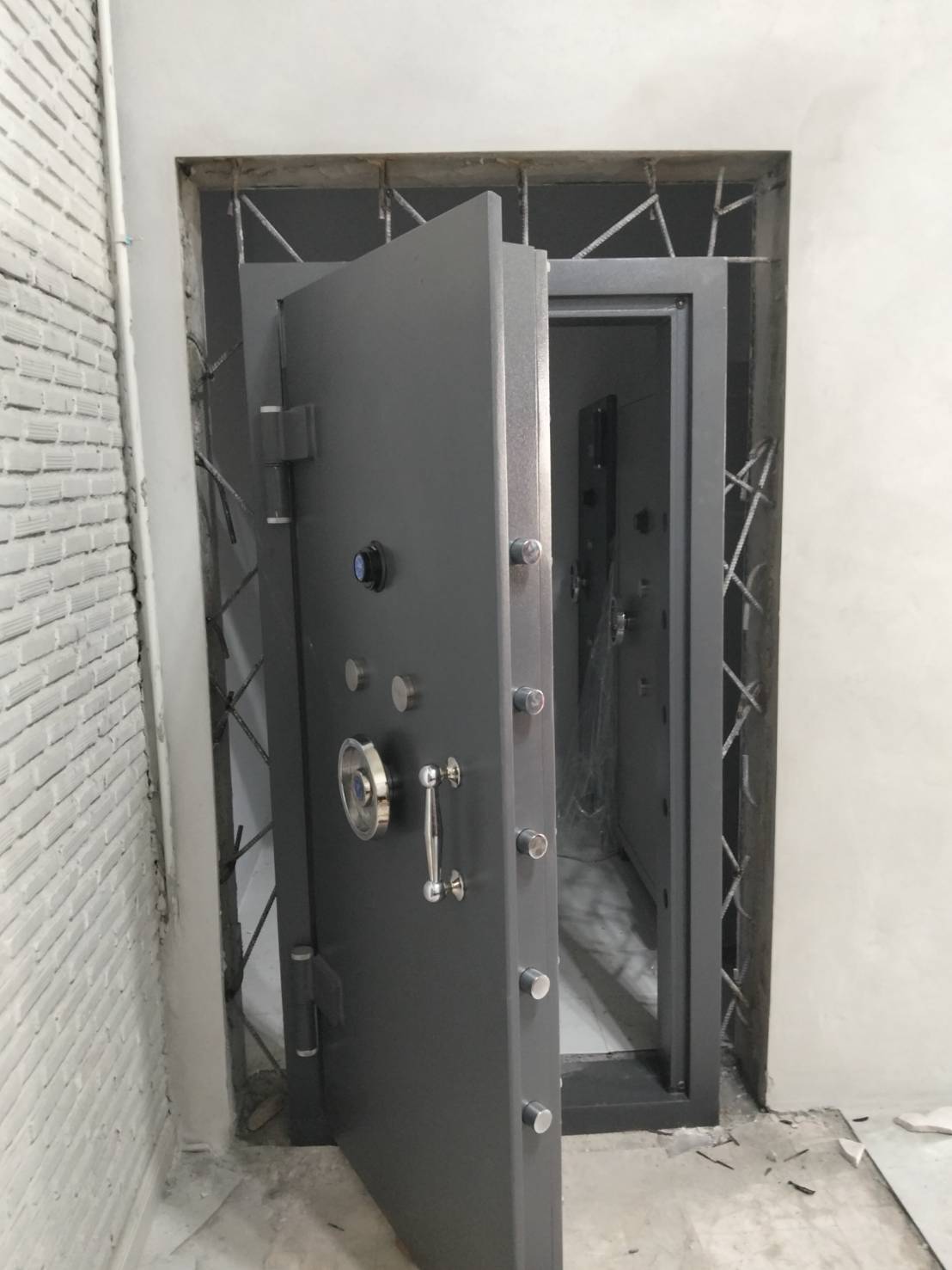 รับออกแบบและก่อสร้างห้องมั่นคง (Strong Room / Vault Room)